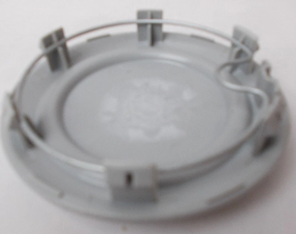 Se adapta a; tapa central de rueda Hyundai Entourage plateada OE 3-3/8" 2007 2008 individual Foto 3 de 4