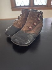 Vintage Victorian style high-top buttoned 2-tone leather baby/toddler shoes