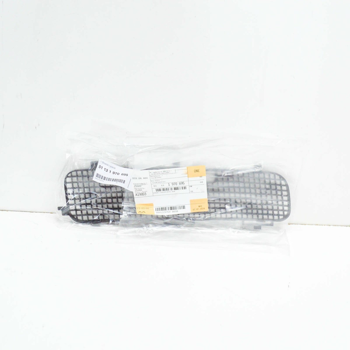BMW 8 E31 Windshield Wiper Cowl Left Grille 51131970695 1970695 