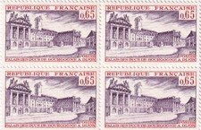 🦬Timbre France N°1757 en bloc de 4 - Luxe ** - Palais des Ducs - MNH** - 1973🦬