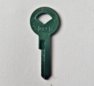 Vintage Curtis Aluminum H26 Green Key Blank Spare Key