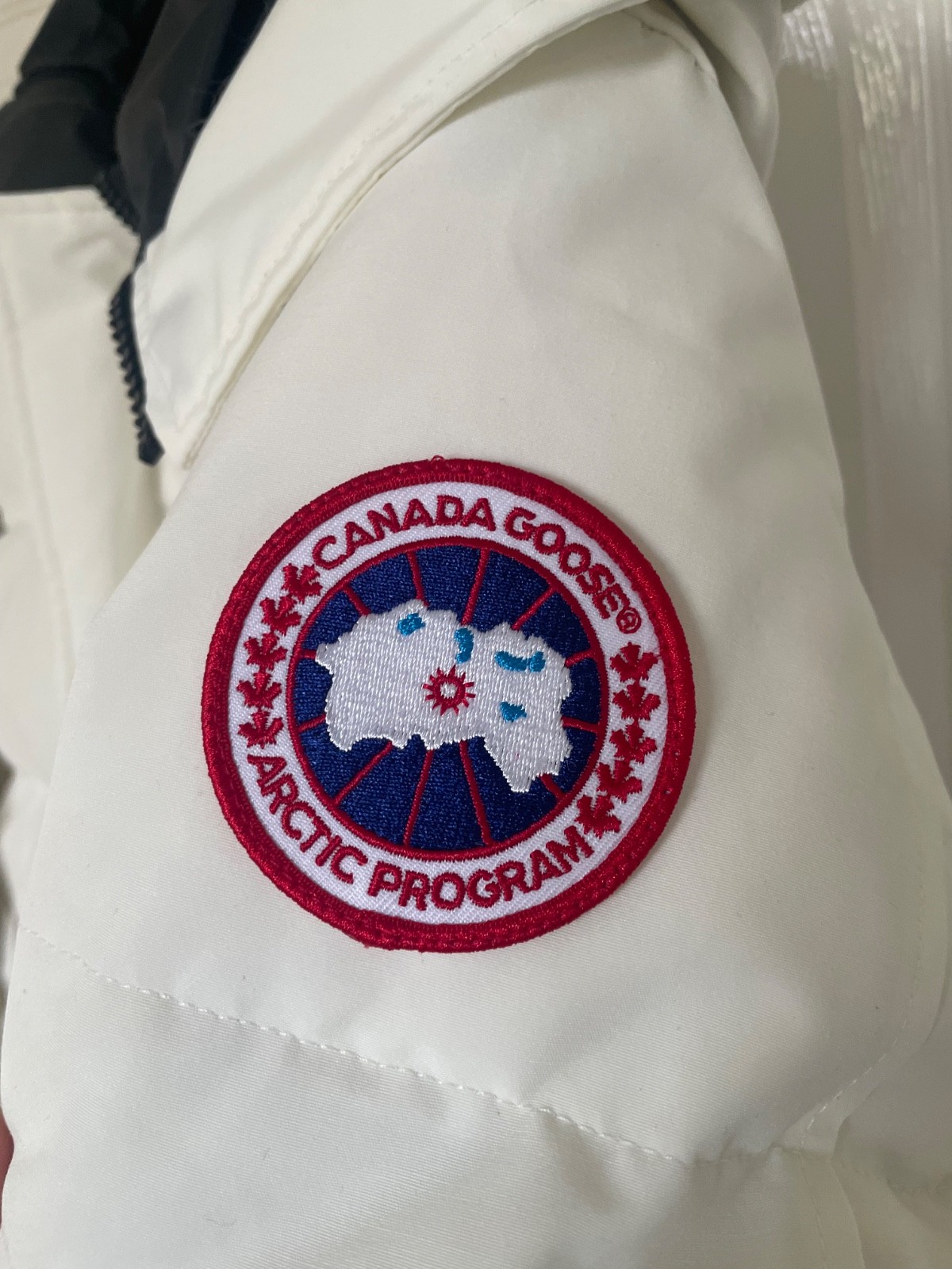 Canada Goose Macmillan Men's White Parka Red Label in Medium - New with tags image 3