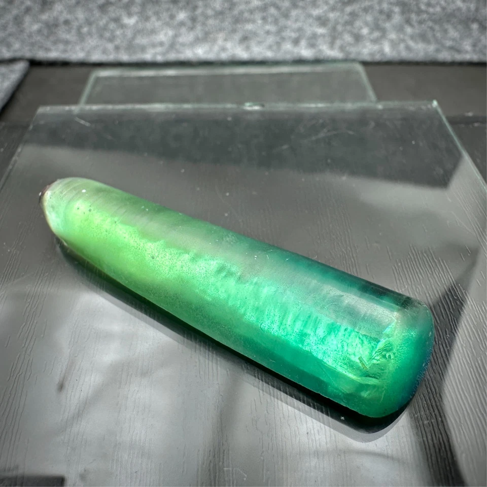 HUGE 21.92 GRAM PERFECT EMERALD GREEN CORUNDUM ROUGH LAB CREATED HALF BOULE - Image 2 of 4