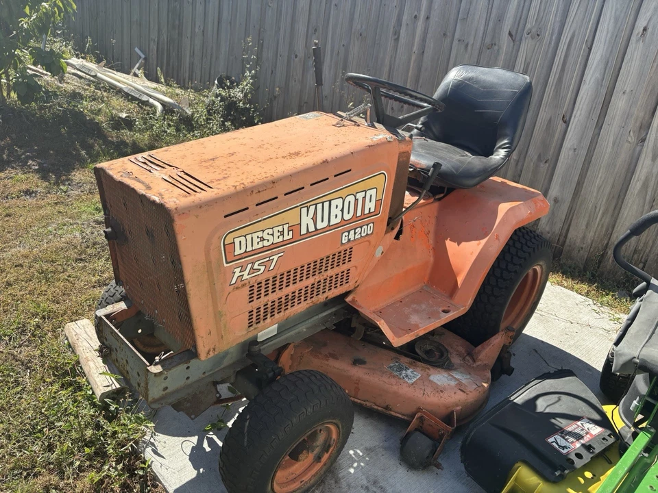 Kubota Diesel G4200 HST Tractor - Image 3 of 4