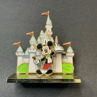 Disney 2007 Sleeping Beauty Castle Mickey Mouse Diorama 3D Pin 57229
