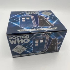 BBC Doctor Who TV Show Tardis Vs Dalek Salt & Pepper Shaker Set Ceramic Nice NIB