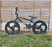 Mongoose 20in BMX Bike Black/Blue Mag Wheels 1-Speed Caliper Giro