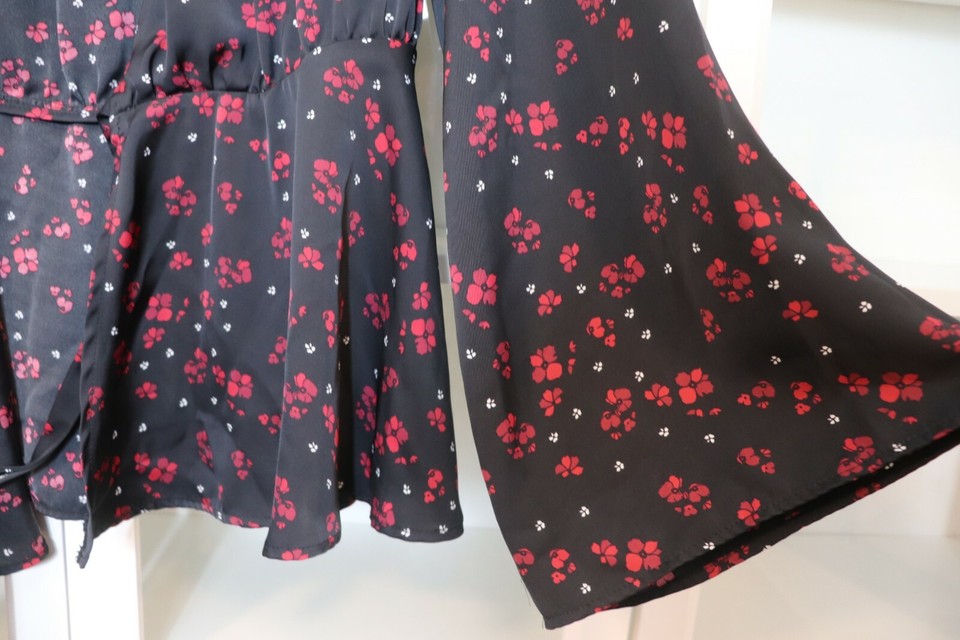 L'academie Los Angeles Red Floral Wrap Top Womens Size Medium eBay