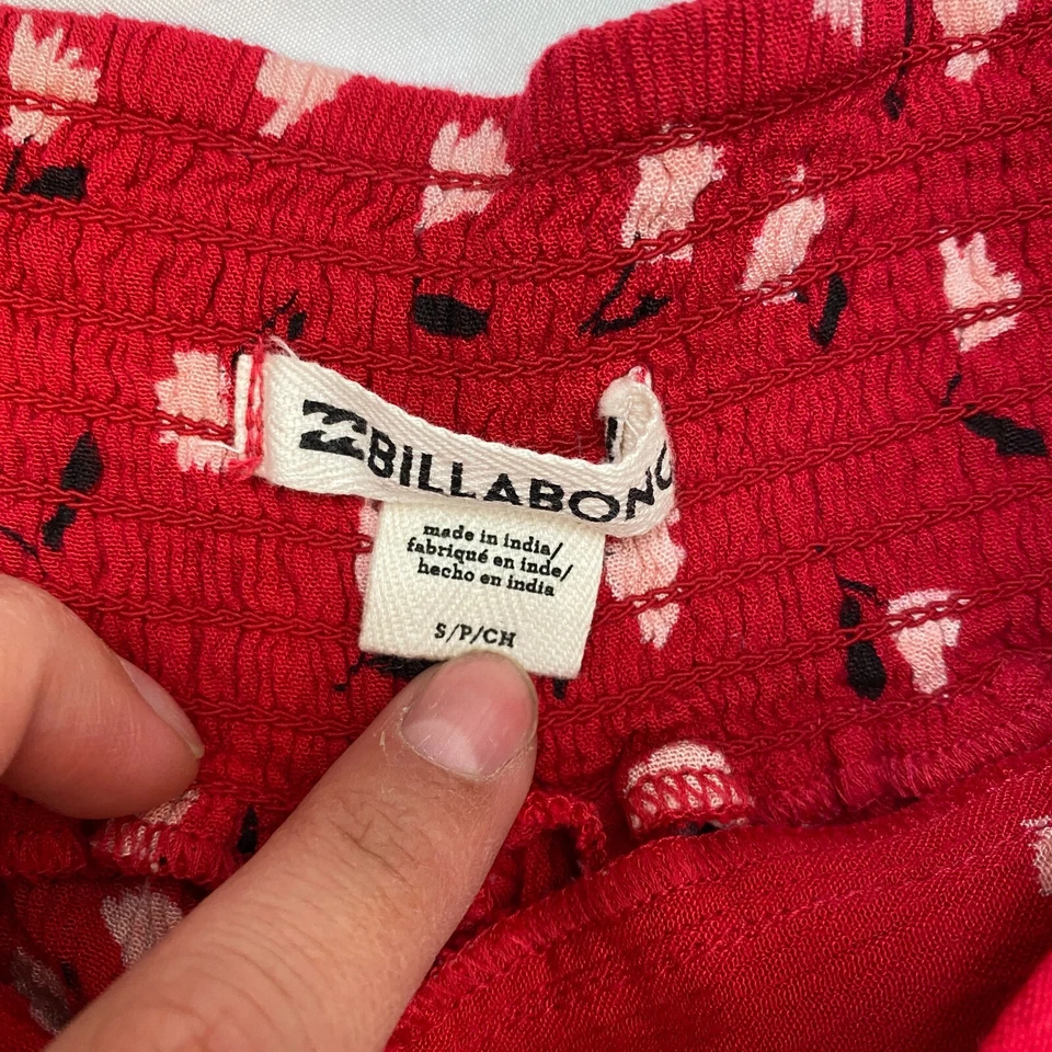 Bolsa de papel para mujer Billabong roja floral cintura alta talla corta lazo cintura Foto 4 de 4