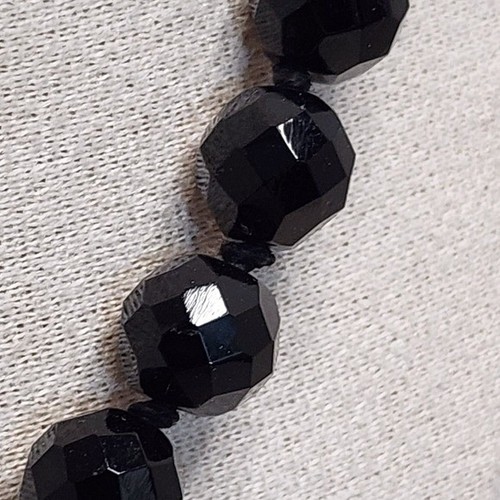 VINTAGE 1950s BLACK FACETED GLASS BEADED NECKLACE GOLD CLASP - Picture 5 of 9