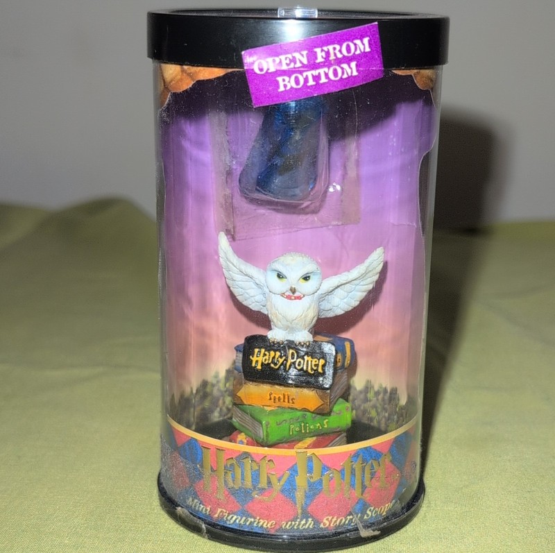 Enesco Harry Potter Hedwig Mini Figurine with Scope Fantasy Collectible
