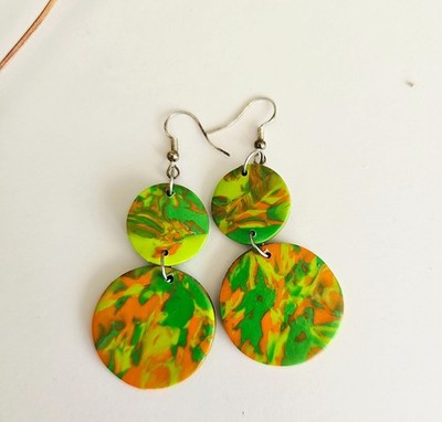 Polymer Clay Ohrhänger in Grün & Orange   Abstraktes Natur-Muster, Handgefertigt