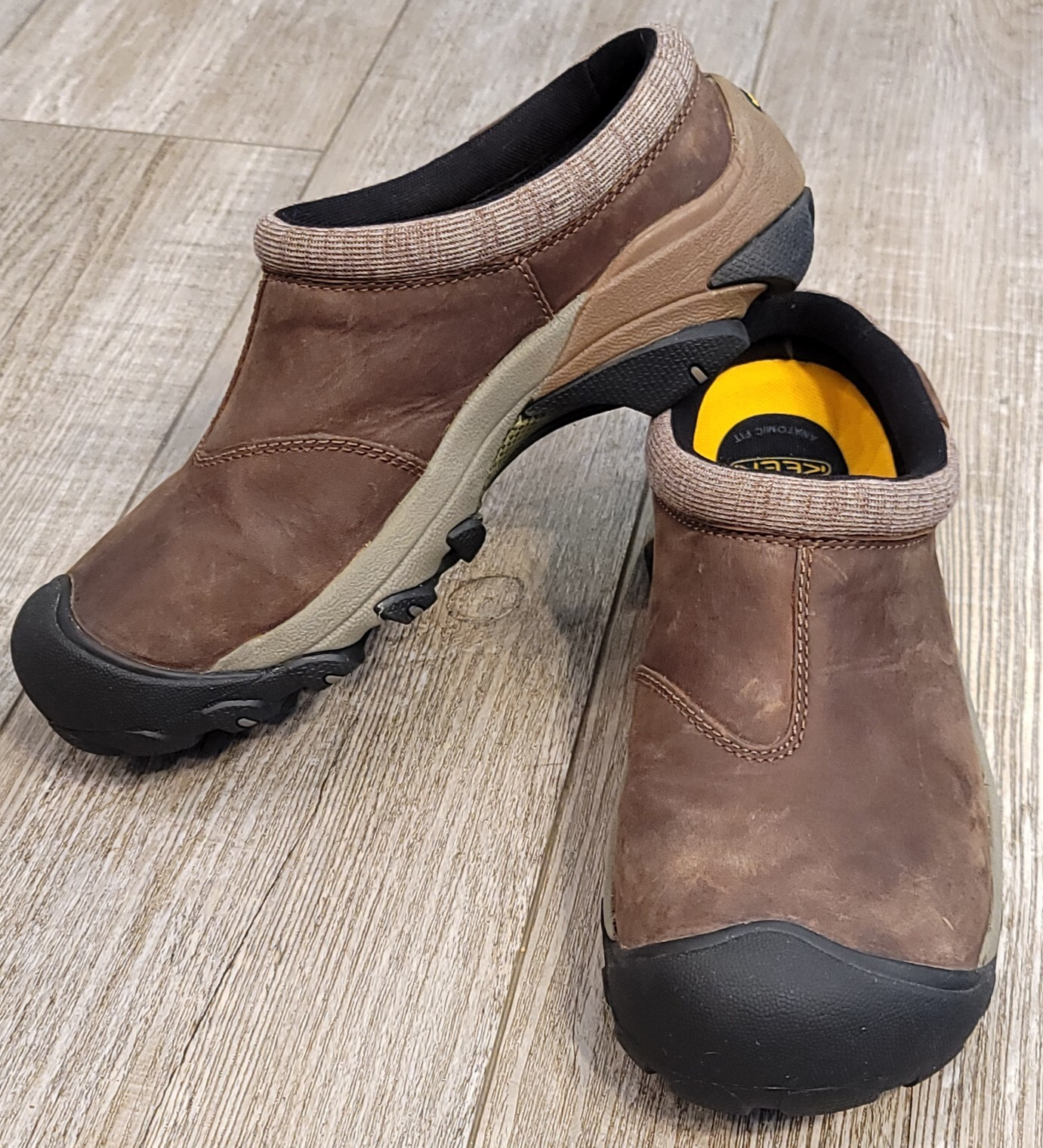 Zoccoli Keen Targhee II da uomo taglia US 8 scarpe imbottite in pelle marrone usate in ottime condizioni