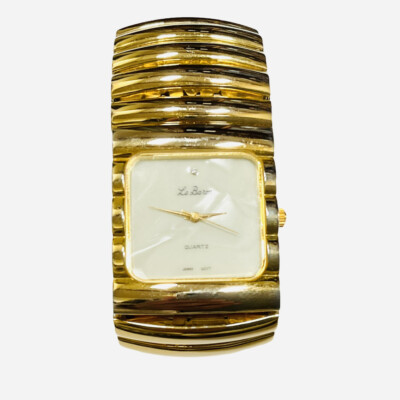 Vintage Le Baron Watch Mother Of Pearl Chunky Goldtone  display picture 3