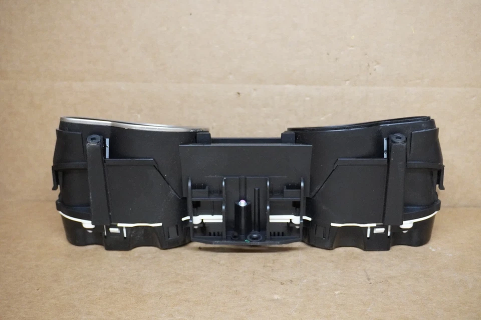 Audi A5 2011 cabezal de instrumentos velocímetro medidor panel fabricante de equipos originales 106.215 millas Foto 3 de 4