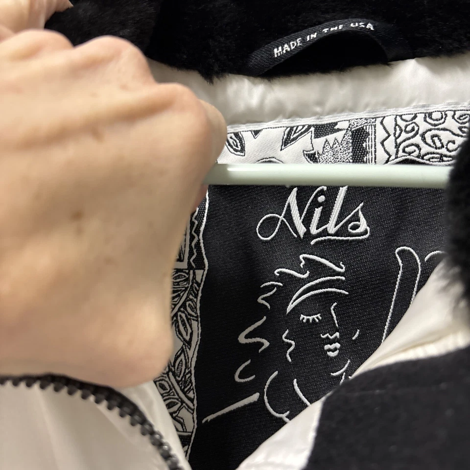 Vintage NILS Women’s White Skiwear Belted Zip Up Puffer Ski Jacket Size 10 USA - Image 3 of 4