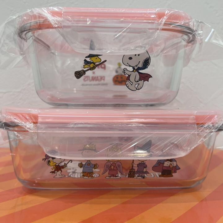 Pyrex Snoopy Glass Storage 4個セット 4 PCs Peanuts Snapware Pyrex Glass Food Storage Set | SNPY ONLY