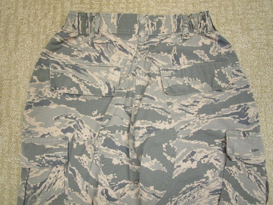 Pantalones militares de EE. UU. para mujer 27x27 verde tigre camuflaje fuerza aérea carga pantalones utilitarios Foto 4 de 4
