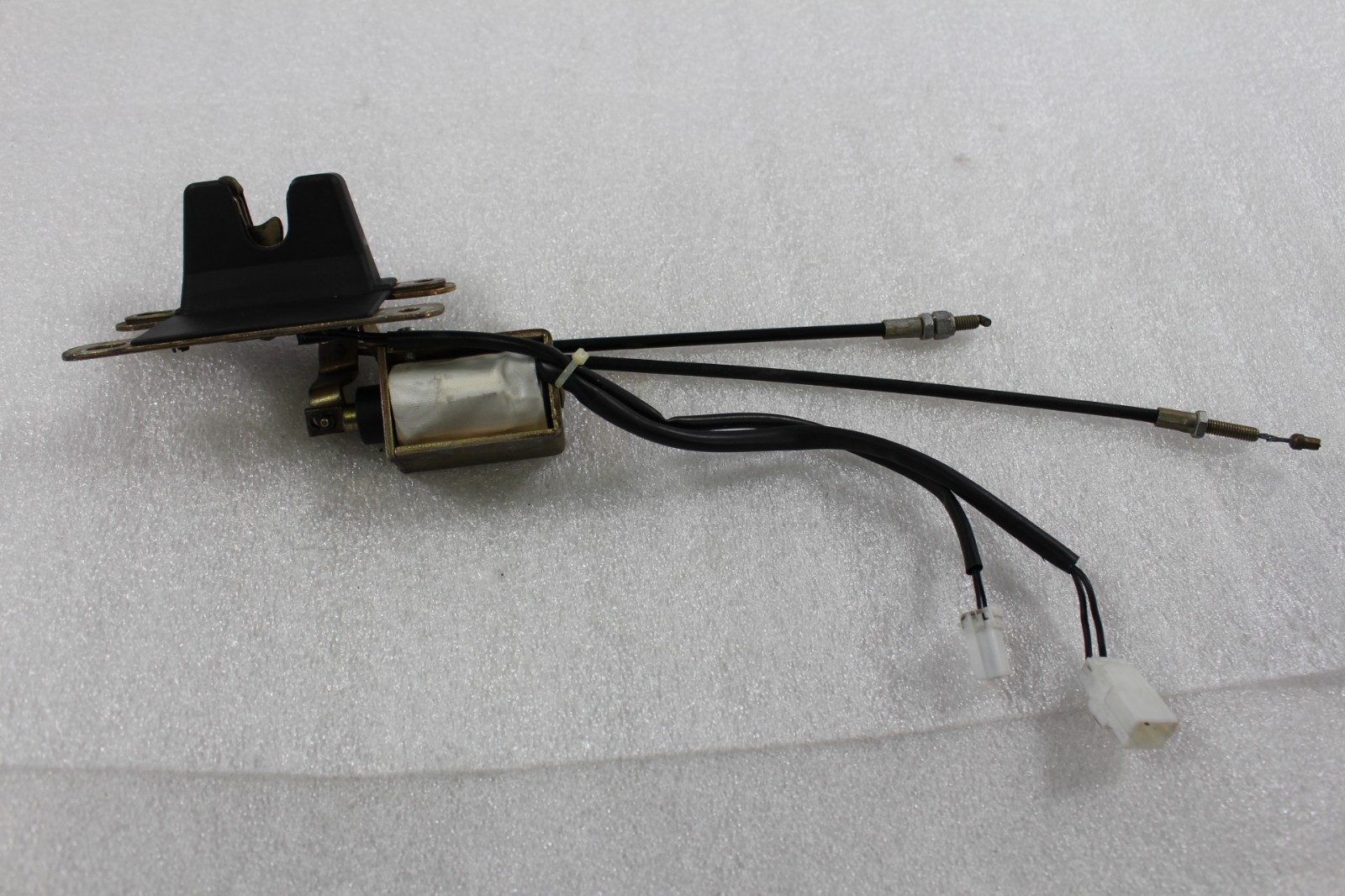 Maserati M128 Coupe, Trunk Latch, Used, P/N 67243100