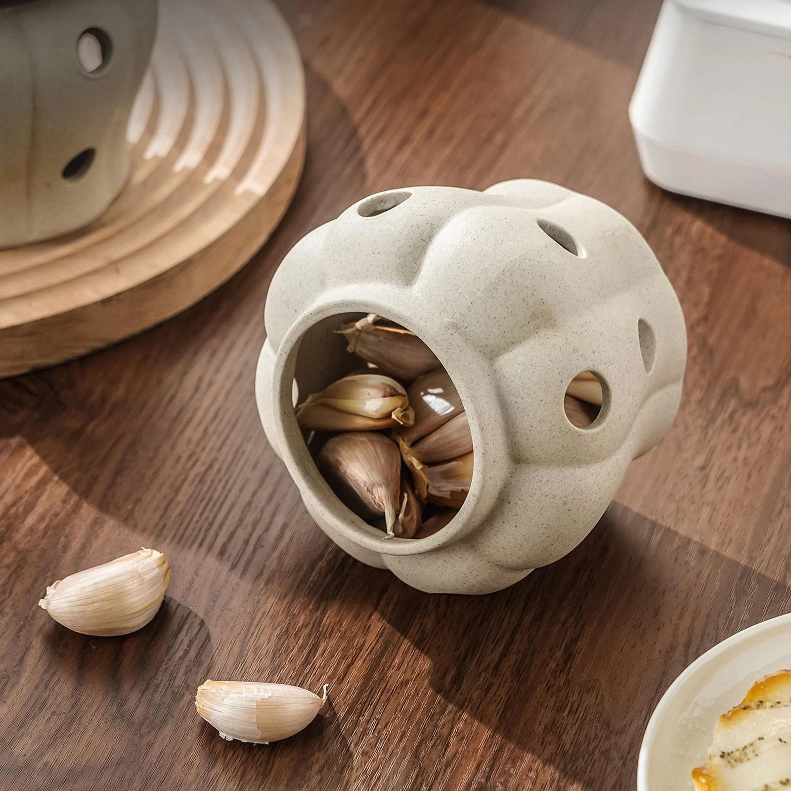 Garlic Keeper Gift Home Breathable Ceramic Premium Home Decor Garlic Saver