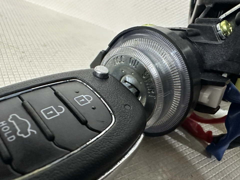 2018-2019 Hyundai Sonata Ignition Lock Switch Door Lock Shroud Cover W/KEY OEM - Image 2 of 4