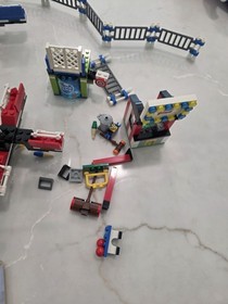 LEGO Creator Expert: Fairground Mixer (10244) Read Description 