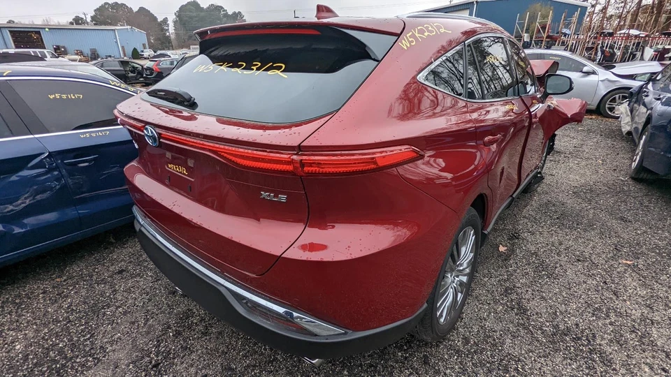 Used Automatic Transmission Shift Lever Assembly fits: 2023 Toyota Venza  Grade - Image 4 of 4