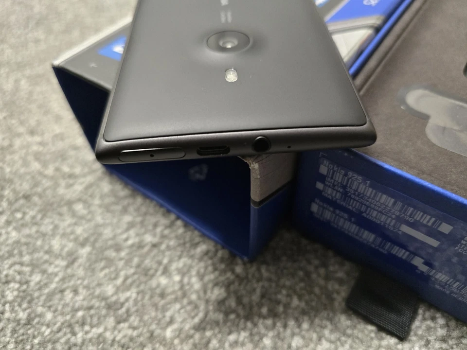  Nokia Lumia 925 Black (Unlocked)16GB Smart Mobile Smartphone - Image 3 of 4