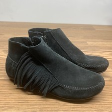 Minnetonka Lacy Fringe Suede Moccasin Boots Black 6.5 Booties