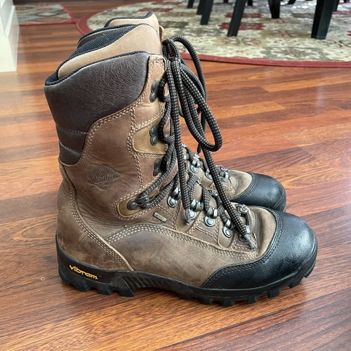 DANNER 8\