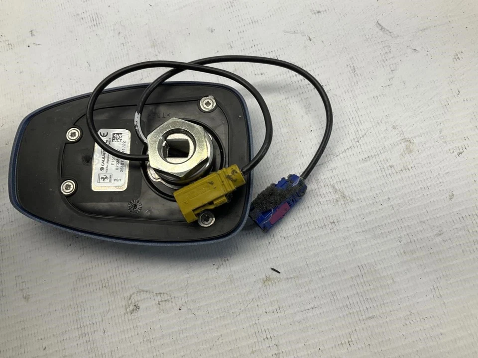 Antena montada en techo 16-20 Ferrari GTC4 Lusso aleta de tiburón Q Foto 4 de 4