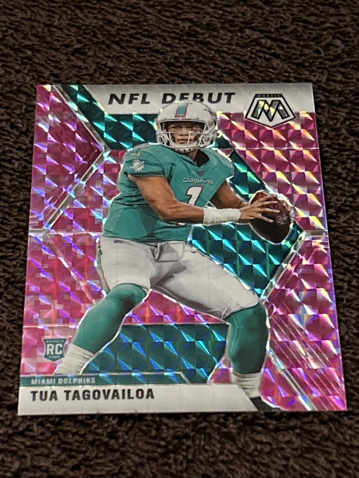 2020 Panini Mosaic - Rookies Mosaic Camo Pink Prizm #203 Tua Tagovailoa (RC)
