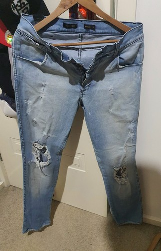Wrangler Stomper Ripped Blue Jeans Mens 