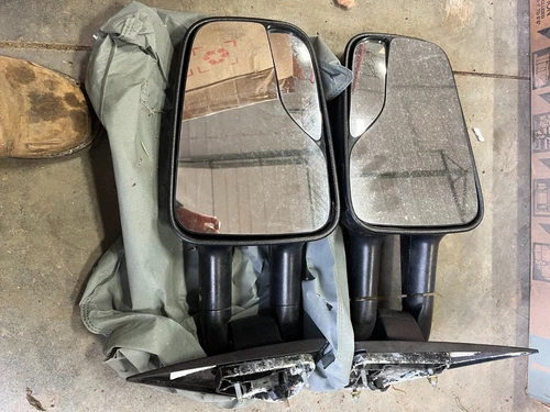 2006 Chevrolet Silverado OEM Extendable truck mirrors (Set of 2)