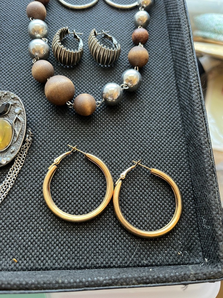 Lot VTG Costume Jewelry Wood Metal Necklace Earrings Brooch "LISA