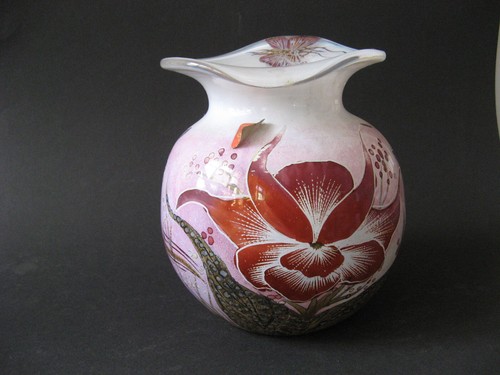 Freiherr von Poschinger Vase, signiert: Brunner, Glasmalerei, Insekten Blumen