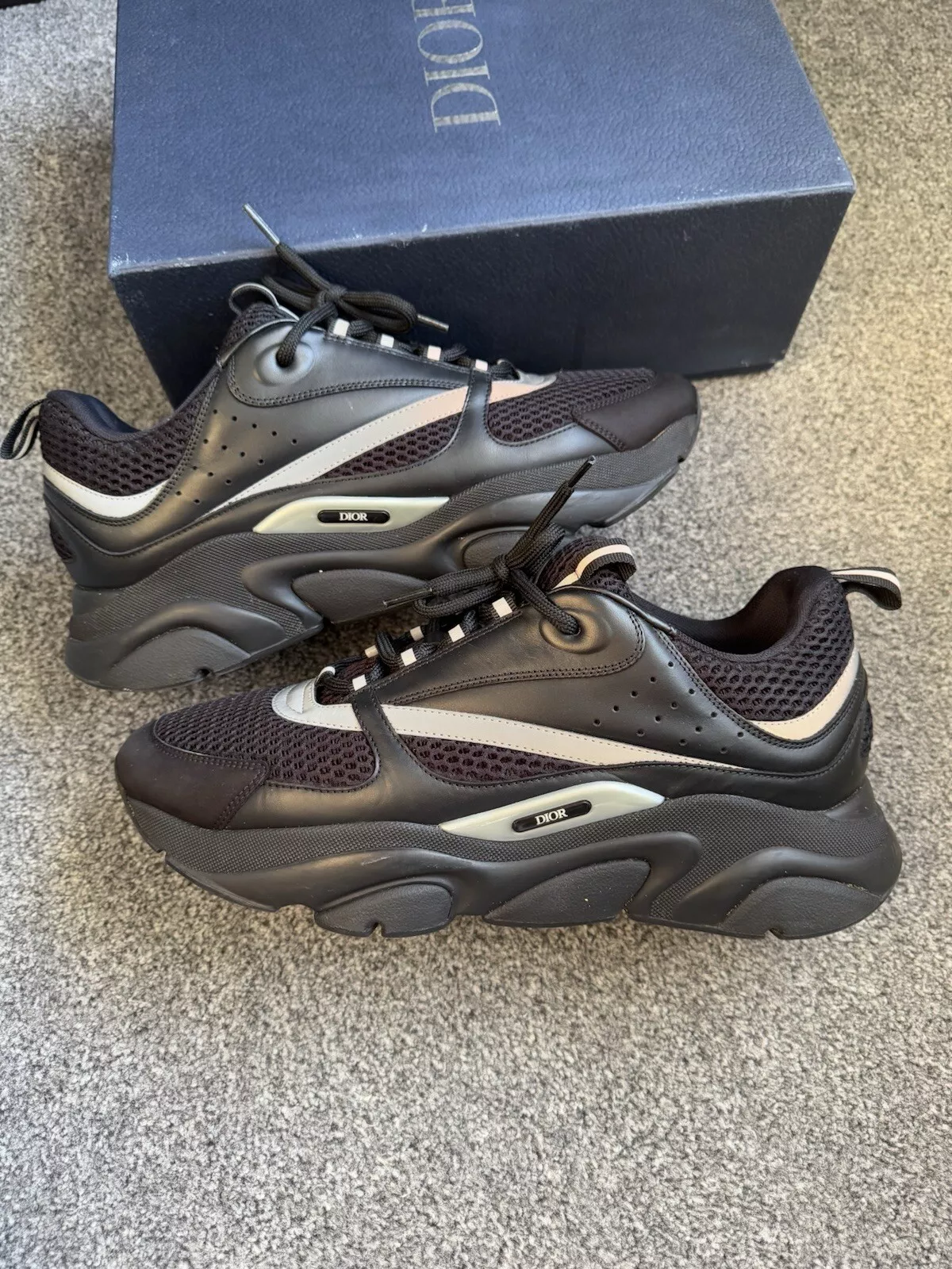 Dior B22 Uk12 triple noir 