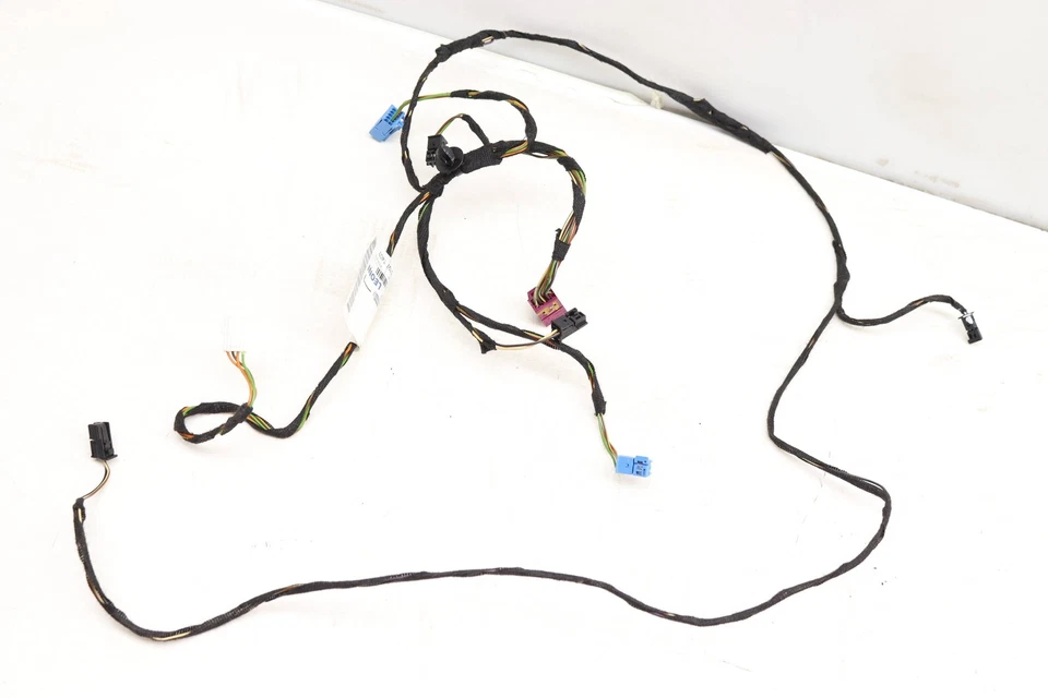 Mercedes-Benz CLA45 AMG 2014-2019 2,0 L - Arnés de cableado de panel de puerta delantera derecha Foto 2 de 4