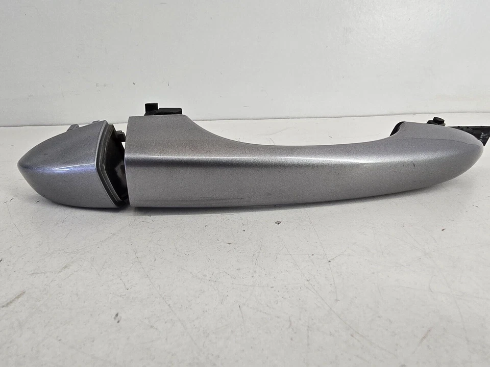 17-23 JEEP COMPASS MAÇANETA EXTERNA TRASEIRA DIREITA FABRICANTE DE EQUIPAMENTO ORIGINAL NOVO MOPAR 5SV51JRMAA - Imagem 3 de 4