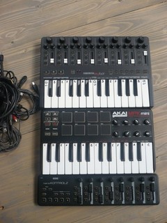 Konvolut KORG nanokontrol 2 reloop key fader Akai MPK Mini Zubehör Ungeprüft