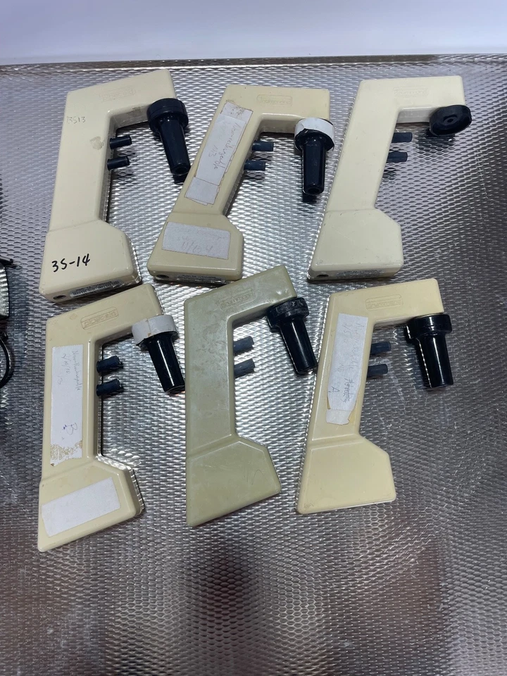 Lote de 6 controladores portátiles de pipeta Drummond Pipet-Aid con 4 cargadores Foto 2 de 4