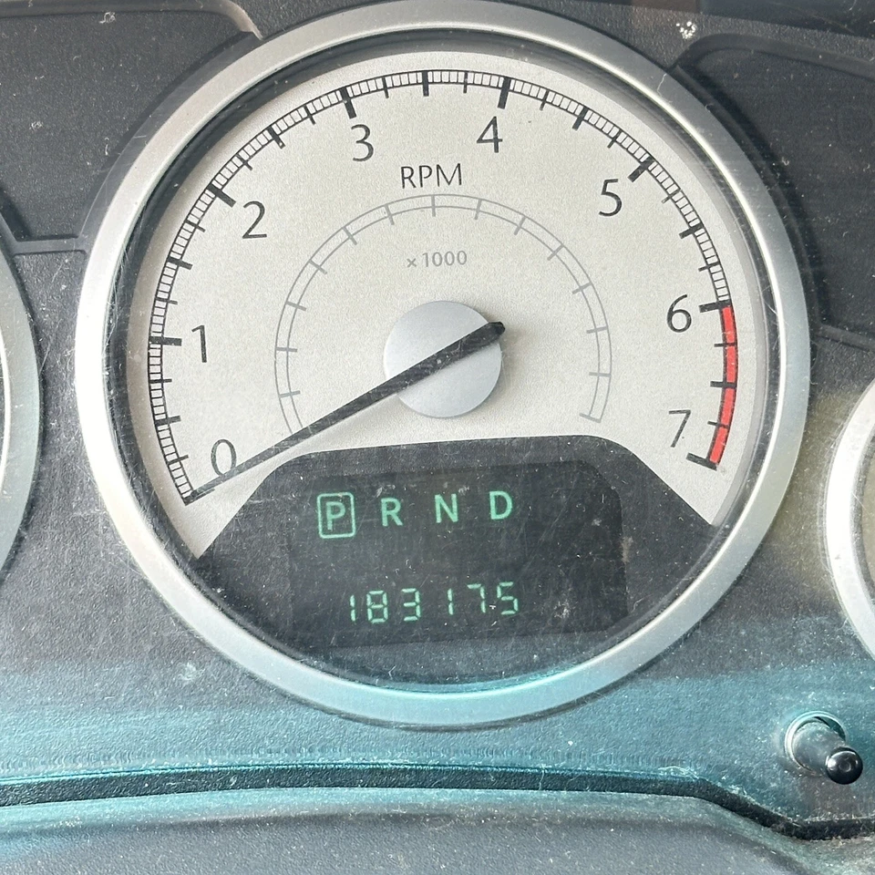 2010 Chrysler Town And Country 4.0L OEM velocímetro painel de instrumentos 10 - Imagem 4 de 4