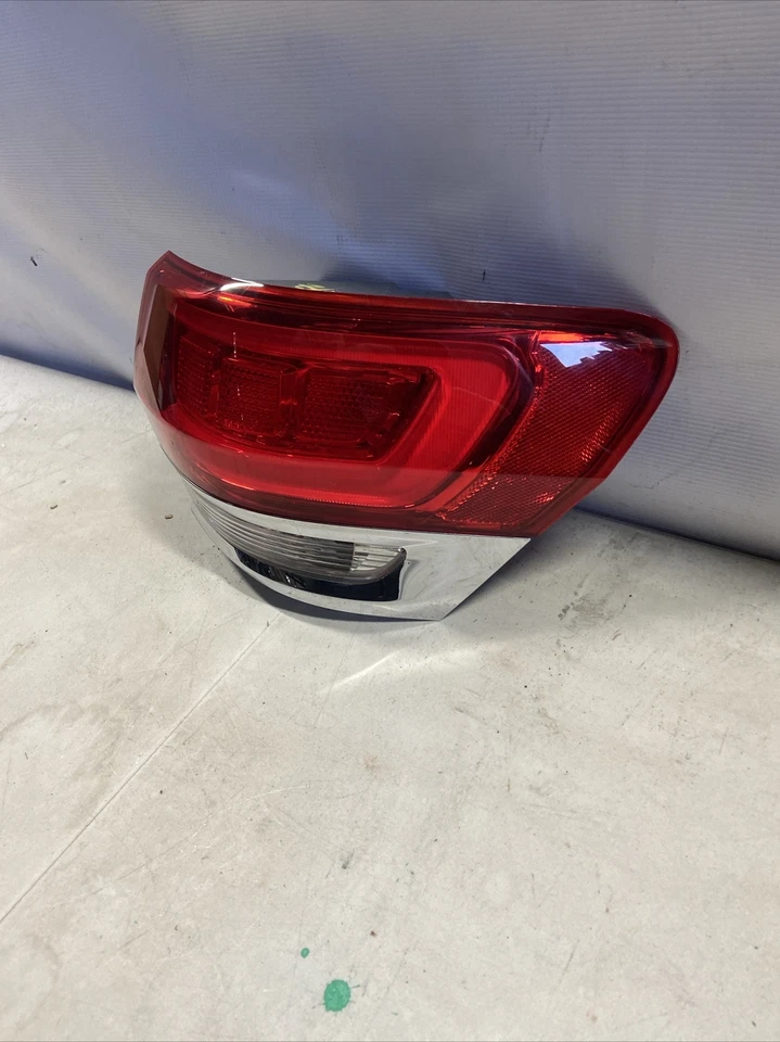 Jeep Grand Cherokee 2014-2018 luz trasera derecha derecha OEM Foto 3 de 4