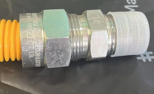 JONES STEPHENS G71112 5/8" Gas Connector, Coated with Fitting, 1/2" MIP x 1/2" - Picture 2 of 3