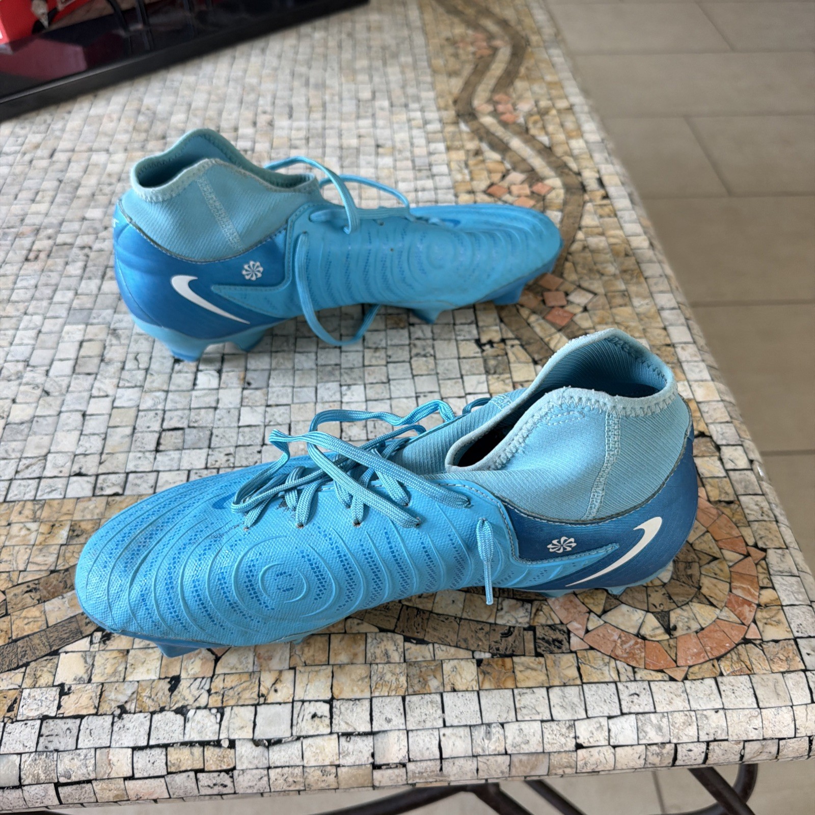 NIKE Phantom Luna 2 Academy Fg Football Boots Size 8
