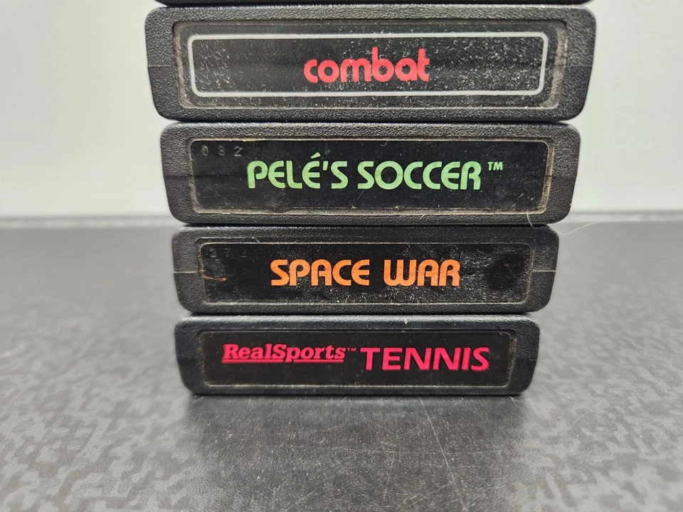 Лот (6) винтажных игровых картриджей Atari 2600: боевые, космические войны, видеоолимпийские игры... - Изображение 2 из 4