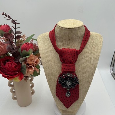 Vintage Unisex Juwel Grisuten Red Patterned Tie with Crystal Brooch Accessory