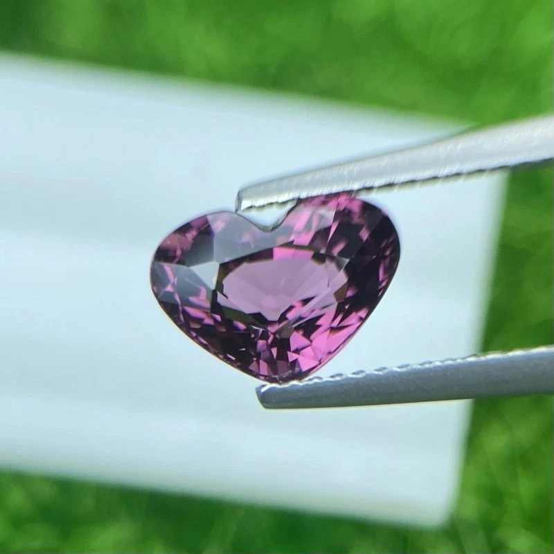 2.45 Cts | natural loose|Spinel | Purple | Heart Shape | Step cut - Srilanka - Image 2 of 4