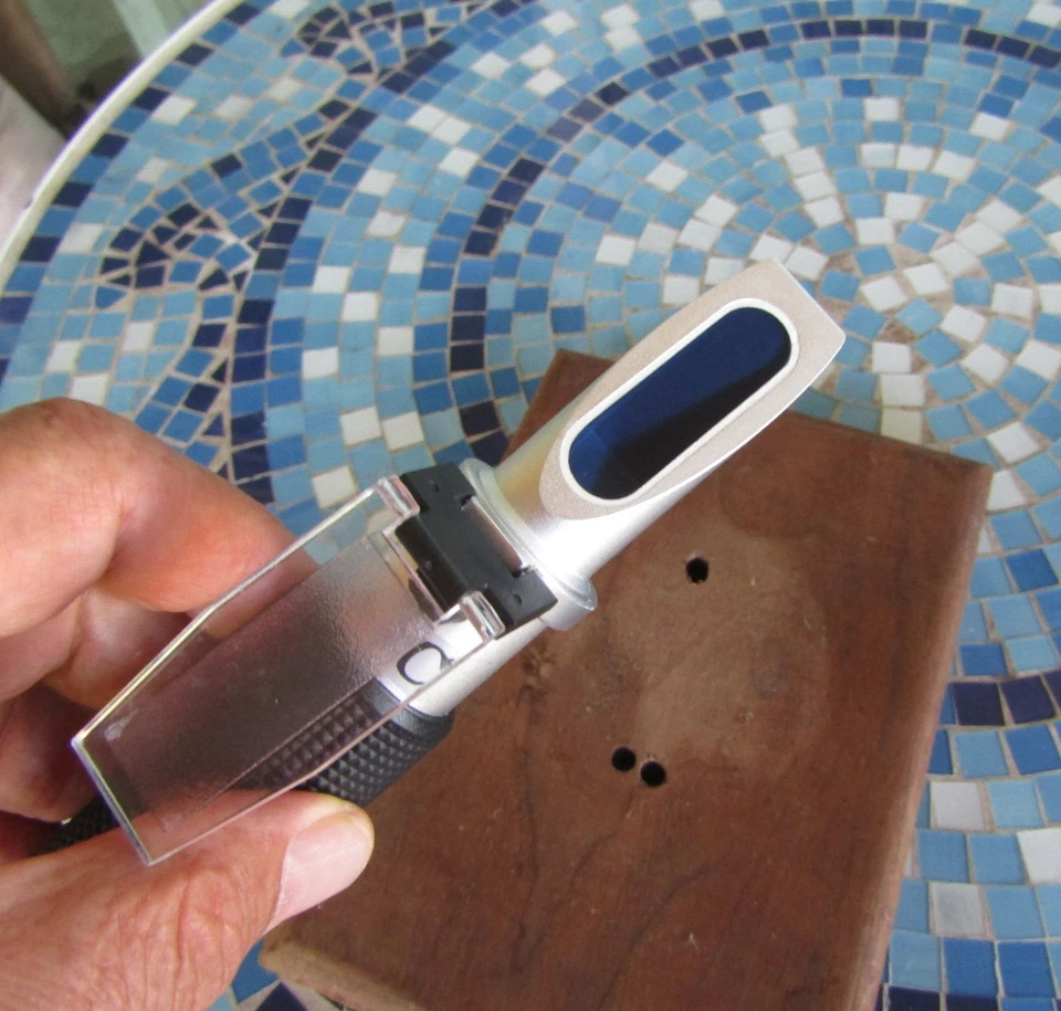 ATC Salinity Refractometer with Saltwater Aquariums Dual Scale 0-100 PPT  No Box - Image 3 of 4