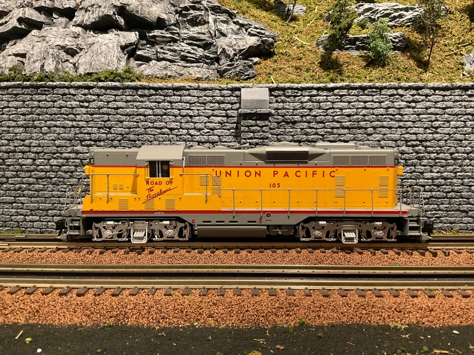 Atlas 30140021 O Scale Union Pacific GP-7 Ph. II w/TMCC, Sound & Cruise Rd #105 - Image 3 of 4